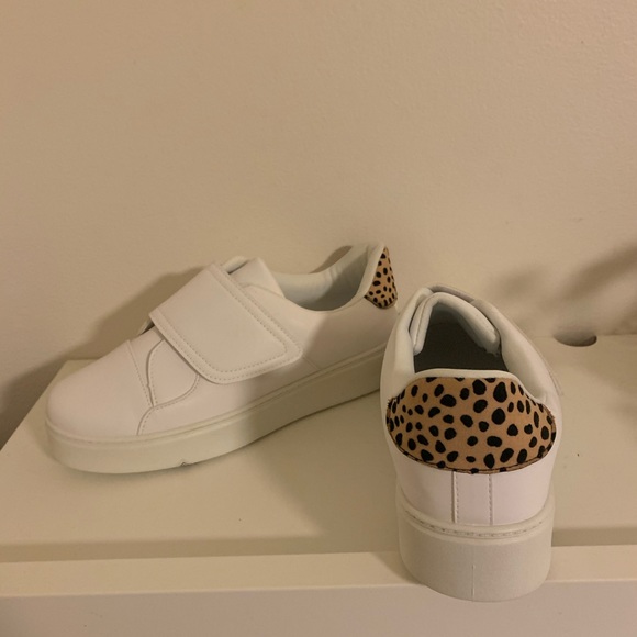 Cheetah shoes - Picture 1 of 3